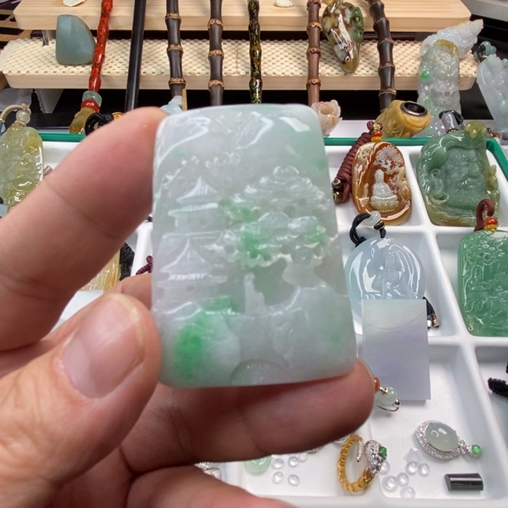 翡翠未镶嵌颈饰未