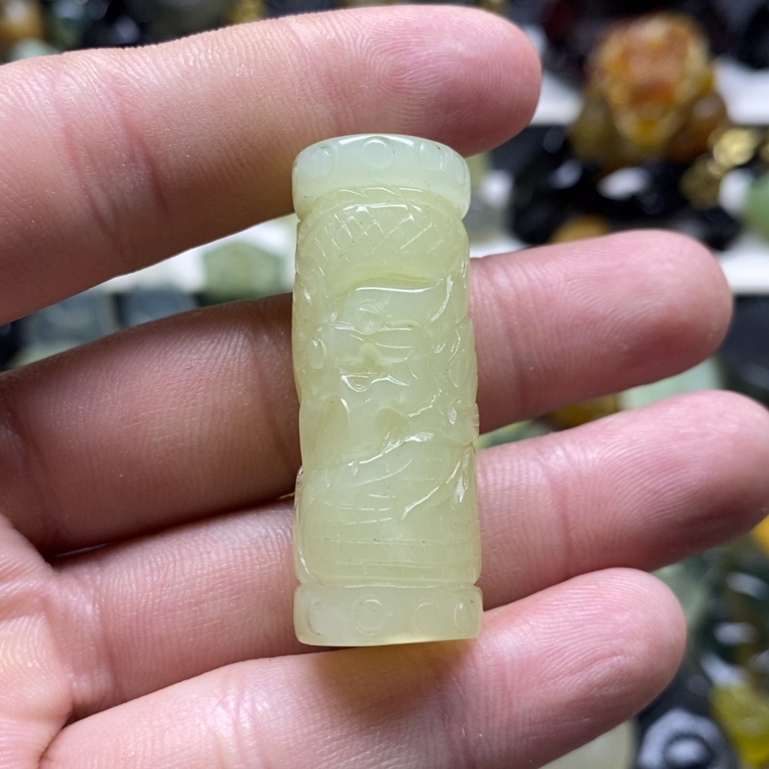 岫玉龙柱吊坠未镶嵌