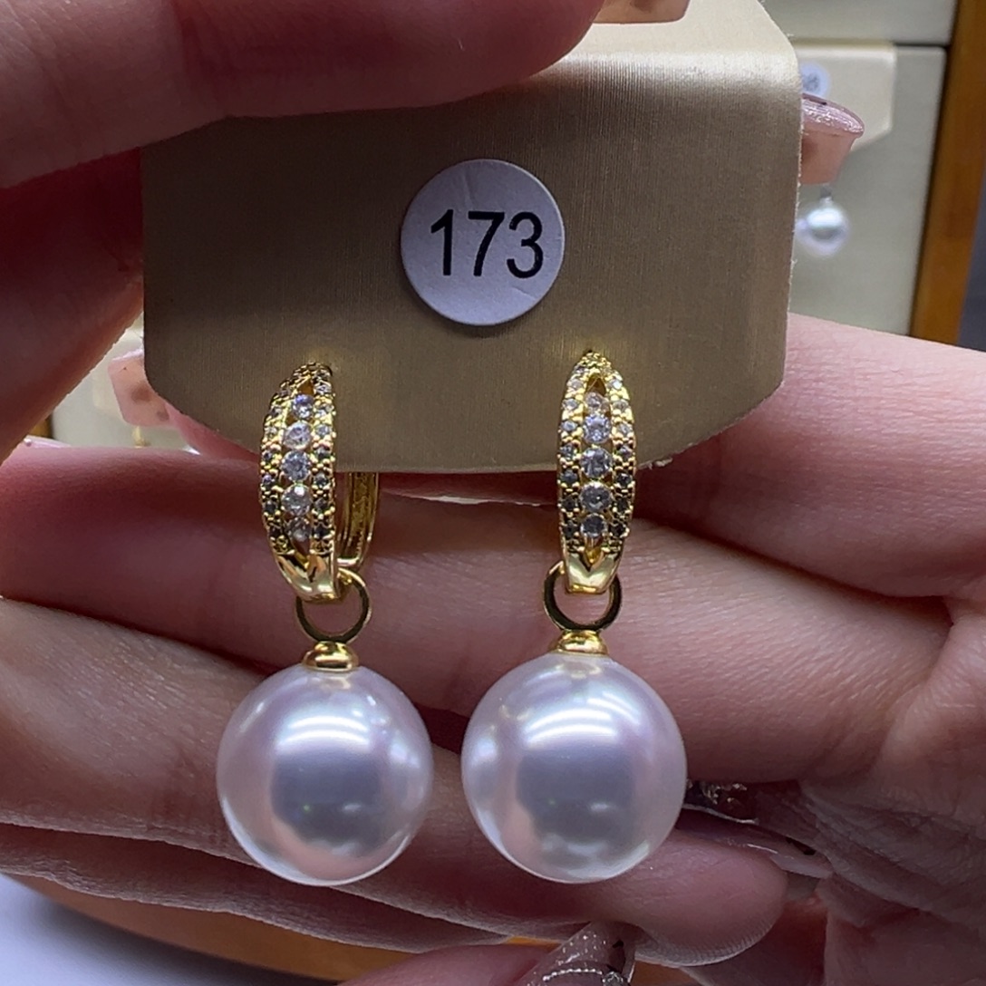 淡水珍珠耳饰未镶嵌