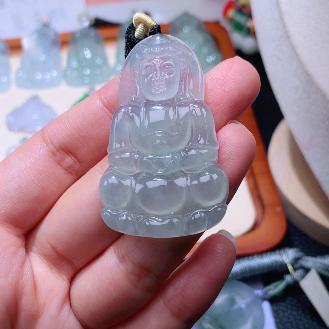 颈饰未镶嵌翡翠观音