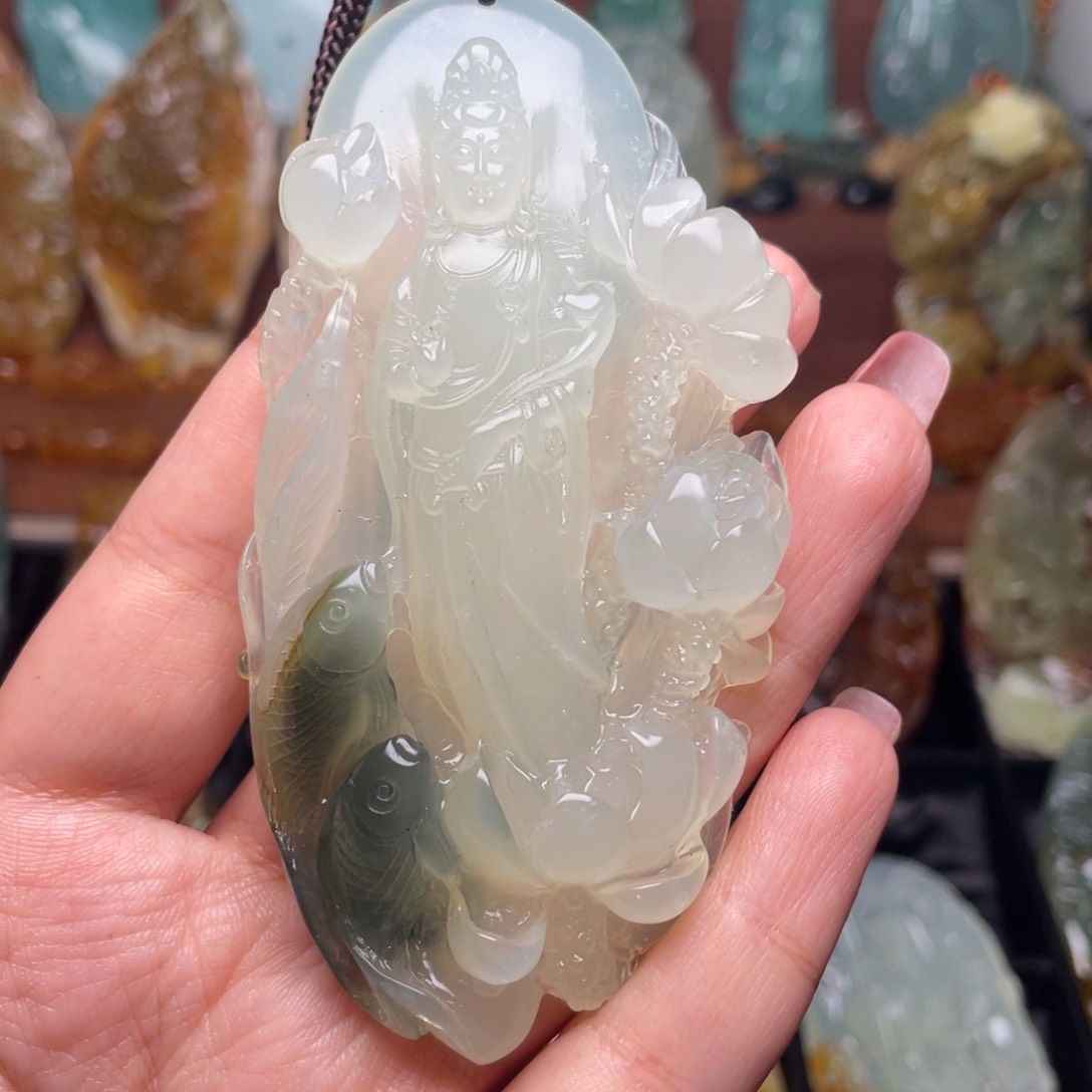 蛇纹石玉颈饰未镶嵌木**舟