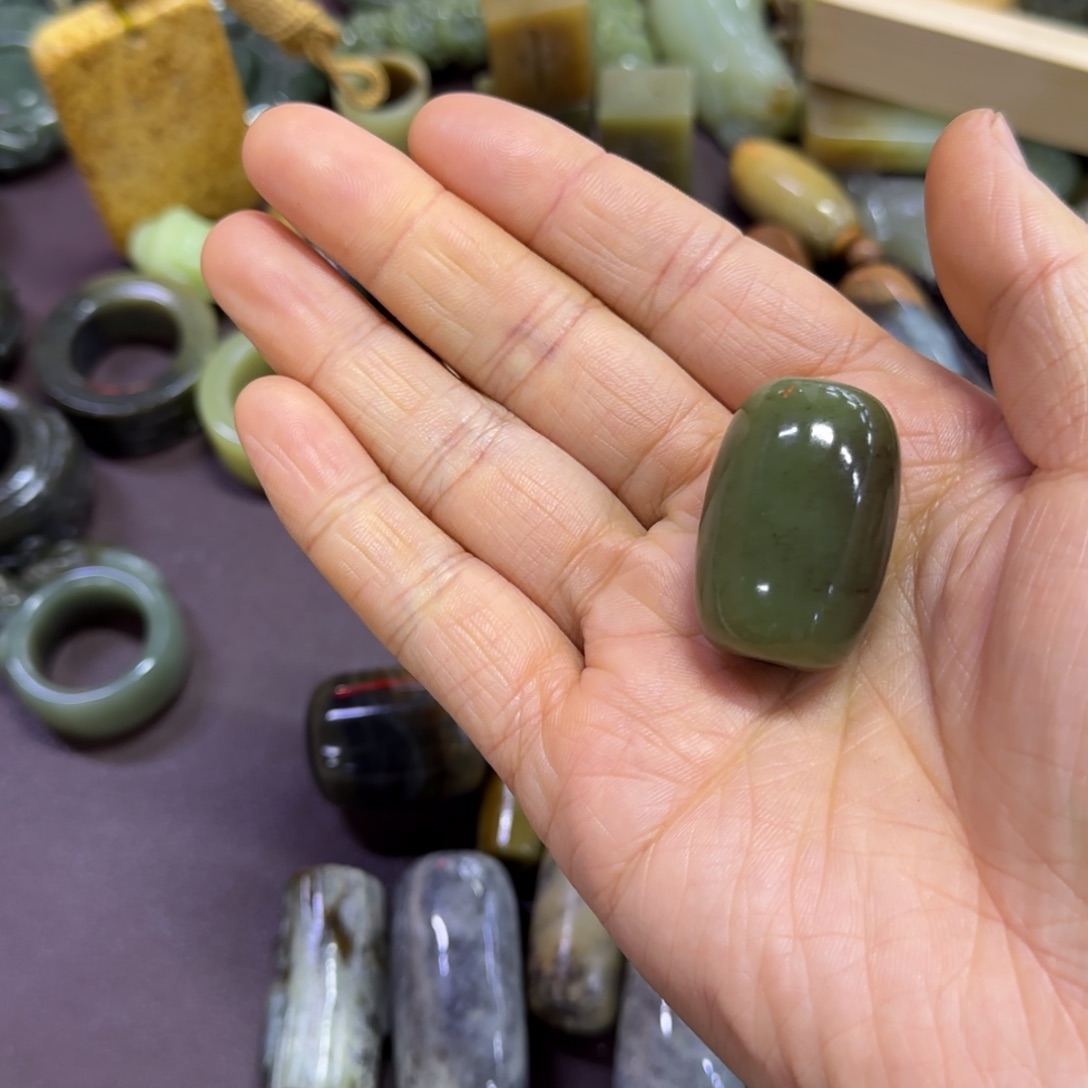 用***5岫岩河磨玉（透闪石质玉）未镶嵌挂件