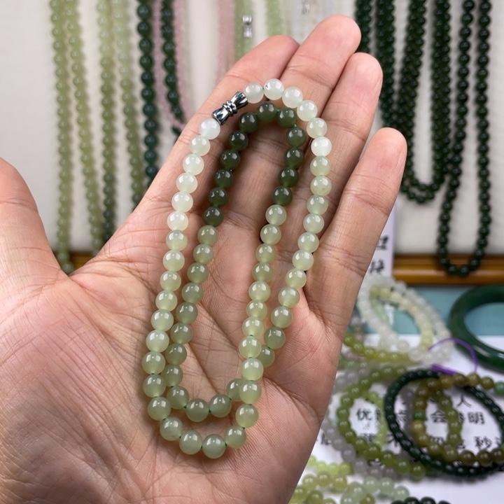 霖***冰和田玉未镶嵌颈饰