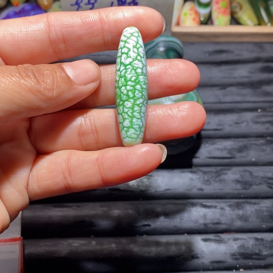 颈饰未镶嵌石英质玉阳***后