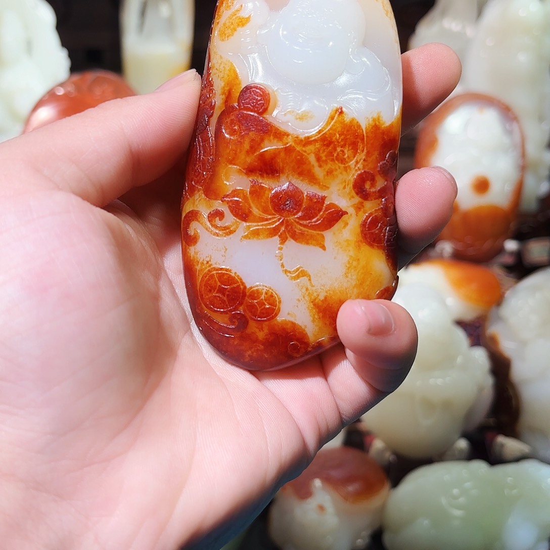 和田玉未镶嵌把件