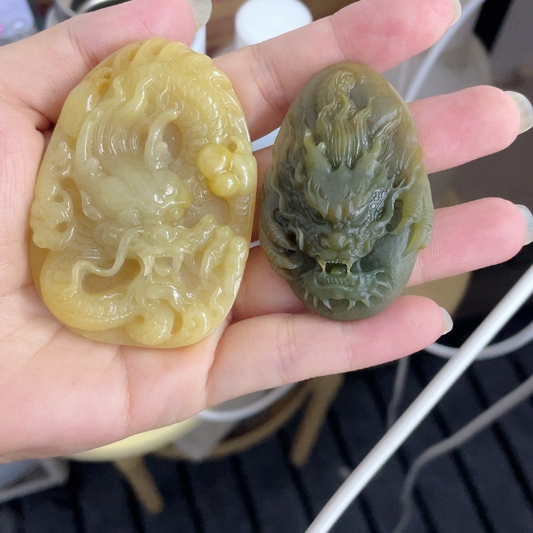 未镶嵌定制翡翠笑**湖翡翠