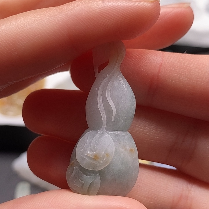 翡翠未镶嵌颈饰翡翠首饰