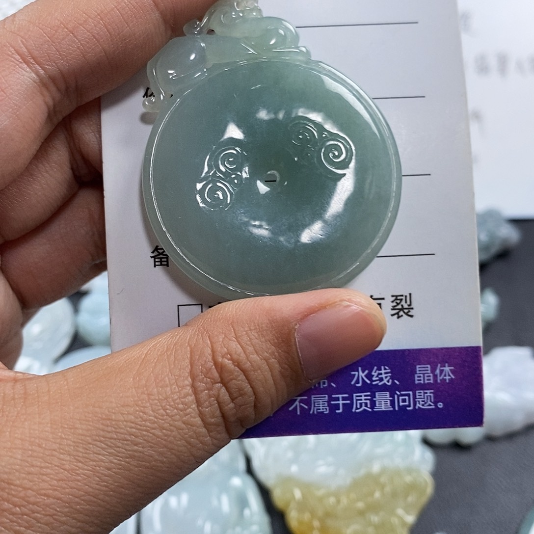 翡翠未镶嵌颈饰翡翠