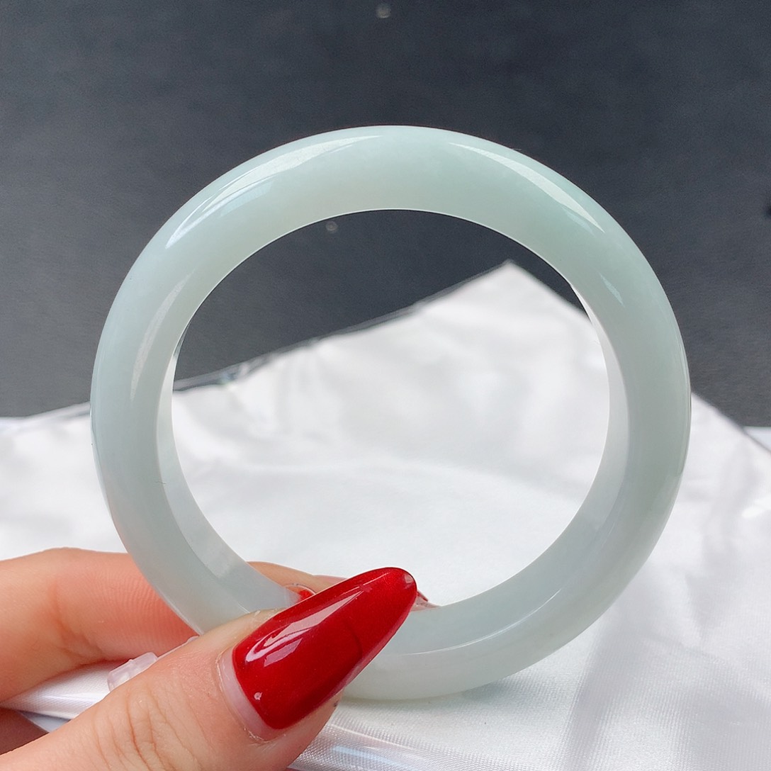 翡翠手镯未镶嵌0085正56