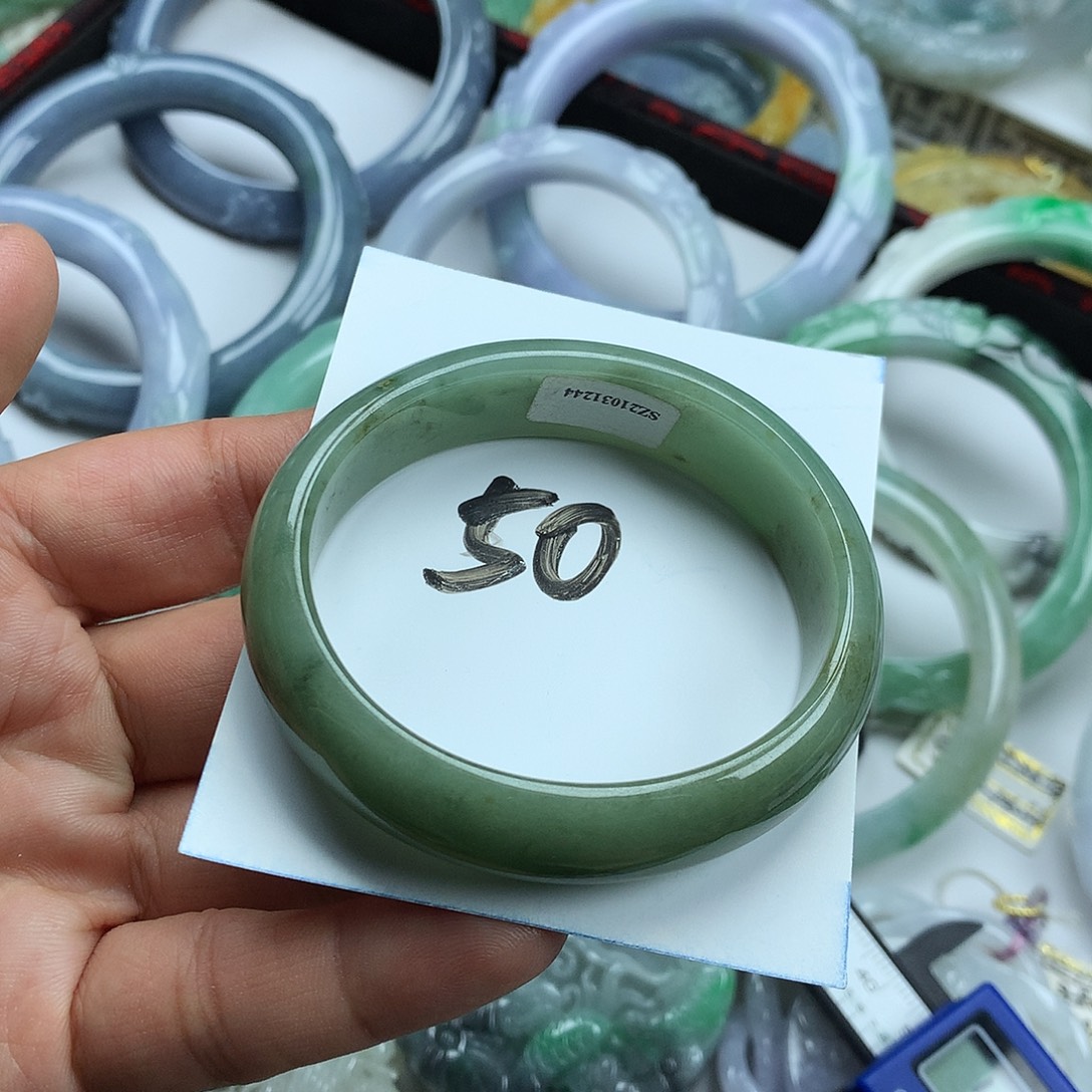 翡翠未镶嵌手镯天然翡翠52