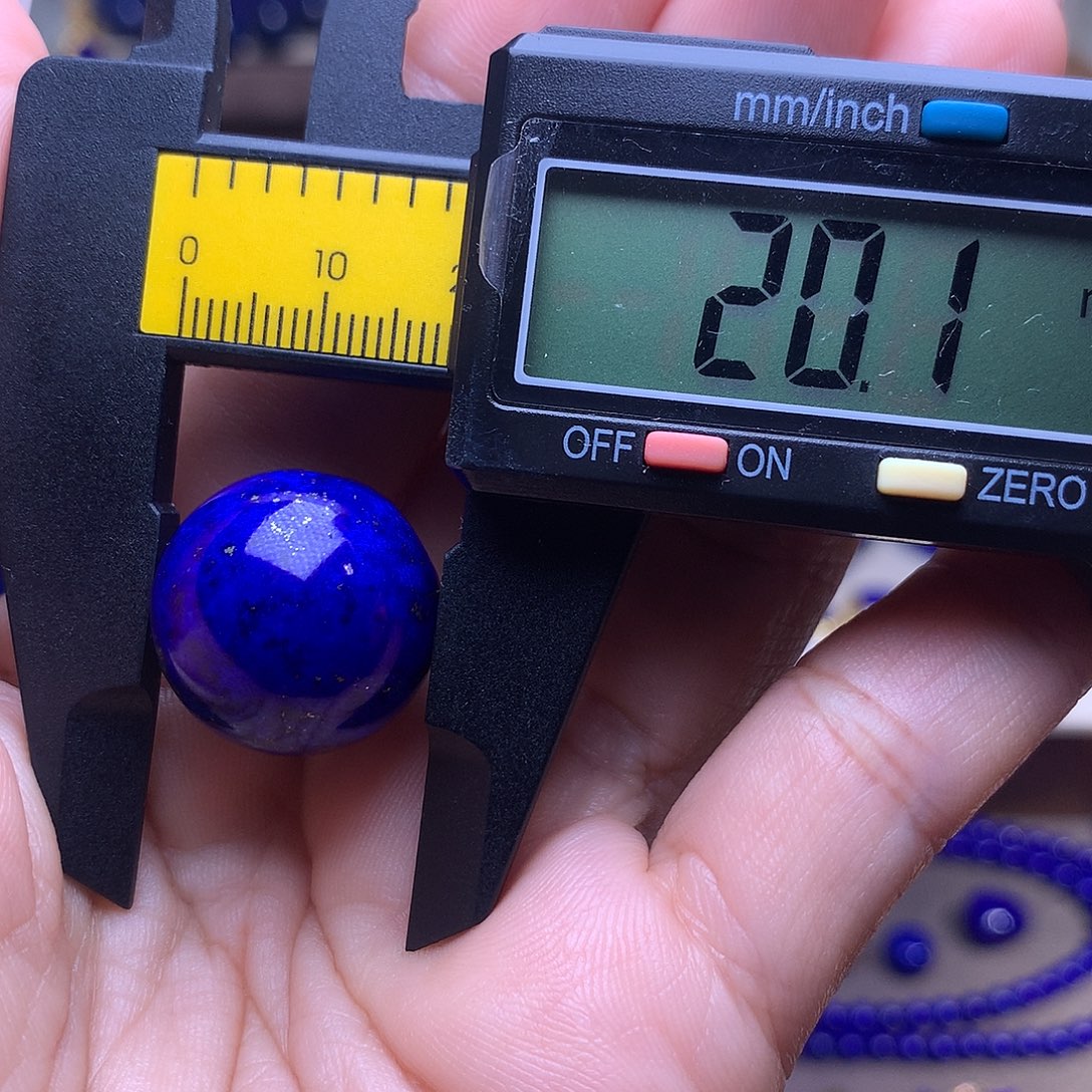 娜***光青金石未镶嵌20.1m洞口微瑕