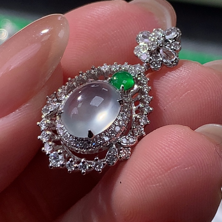 翡翠18K金镶嵌吊坠(不含链)蛋面