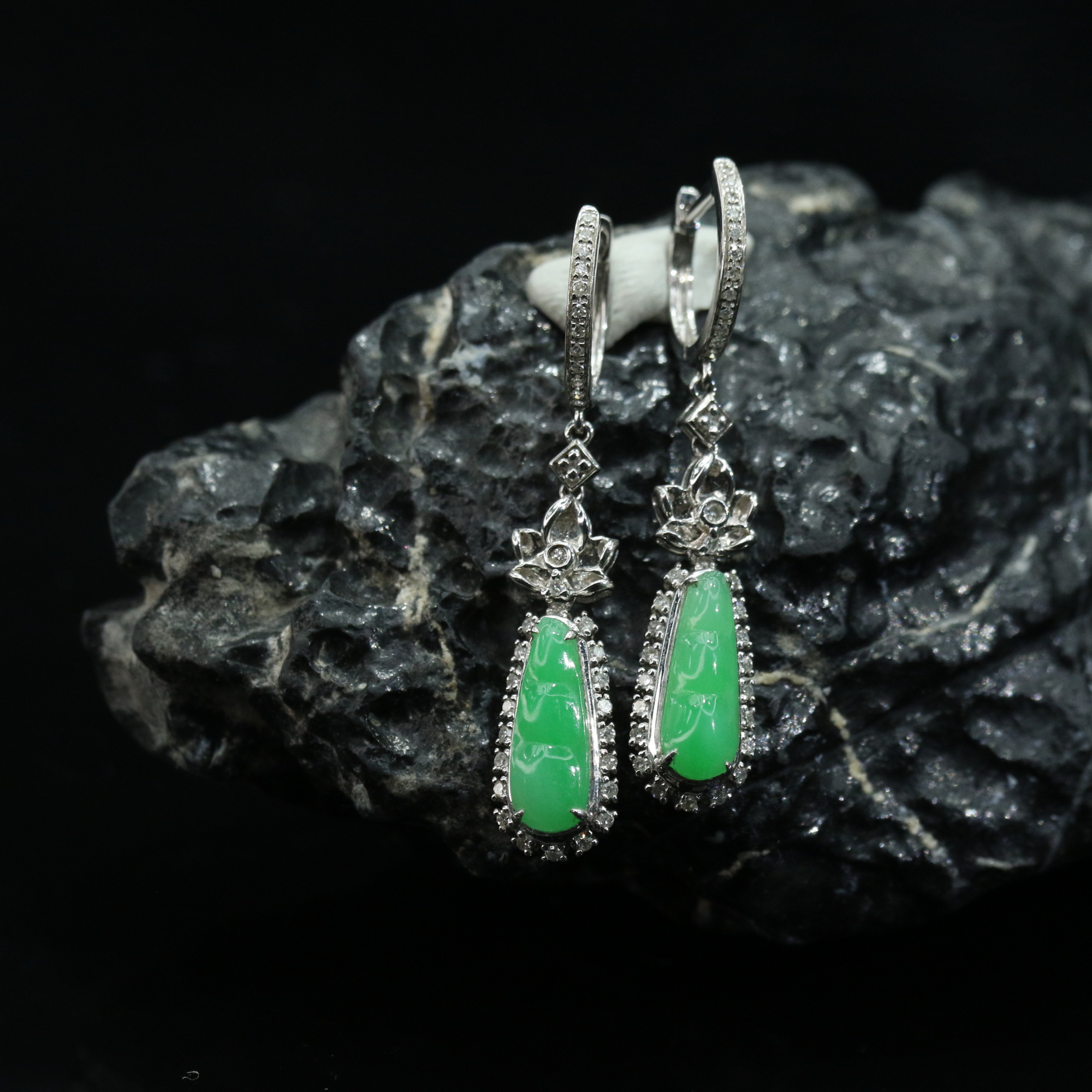 18天然缅甸翡翠A货18k豆子耳钉/700471/上海嘉禾拍卖