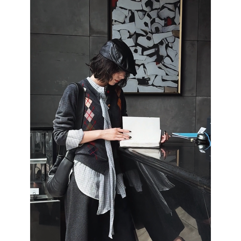 【钟十七】复古风菱格纹针织开衫女秋季薄款V领长袖毛衣外套