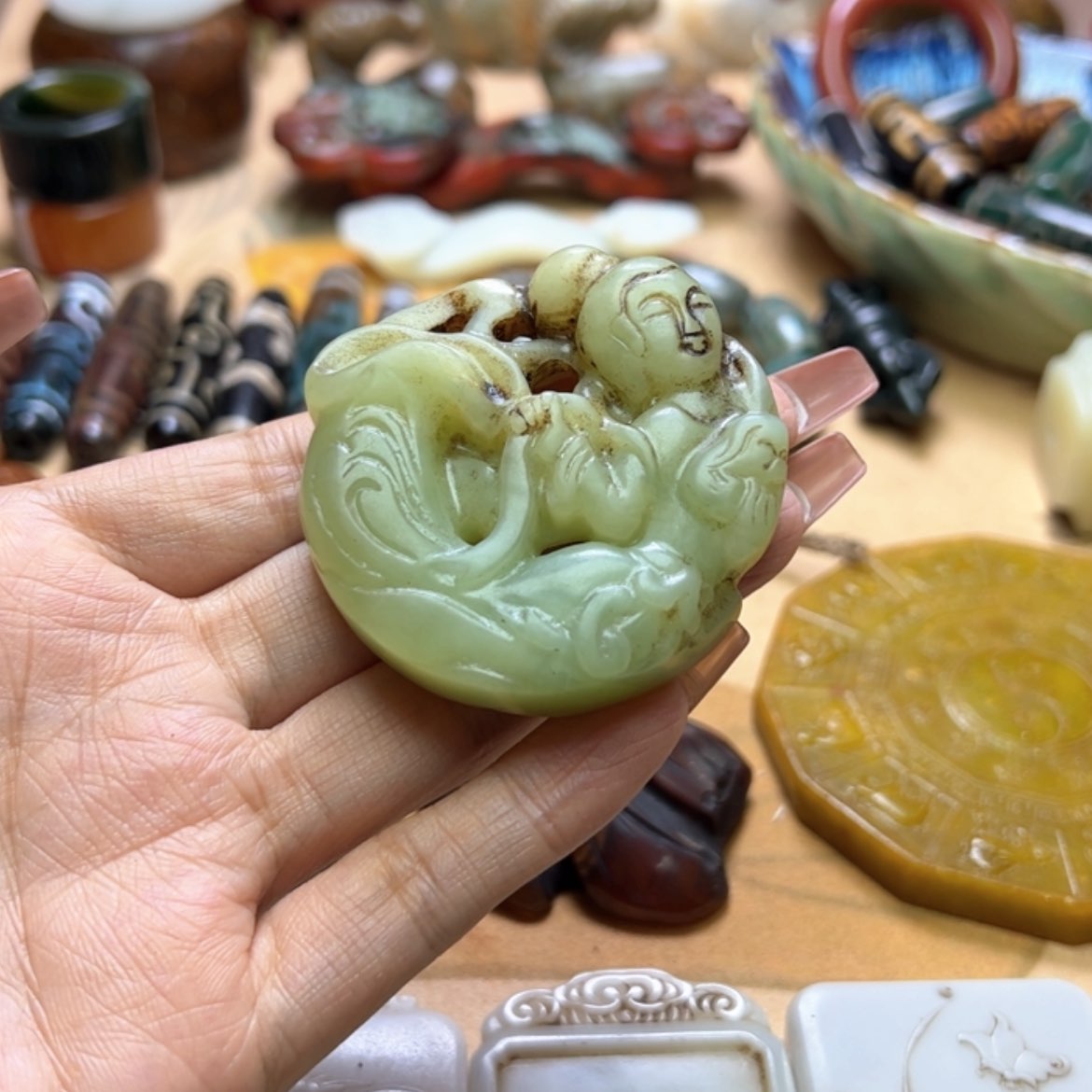 【闪购商品】蛇纹石玉颈饰未镶嵌