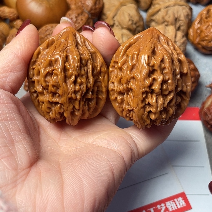 文玩核桃吊坠鸡心