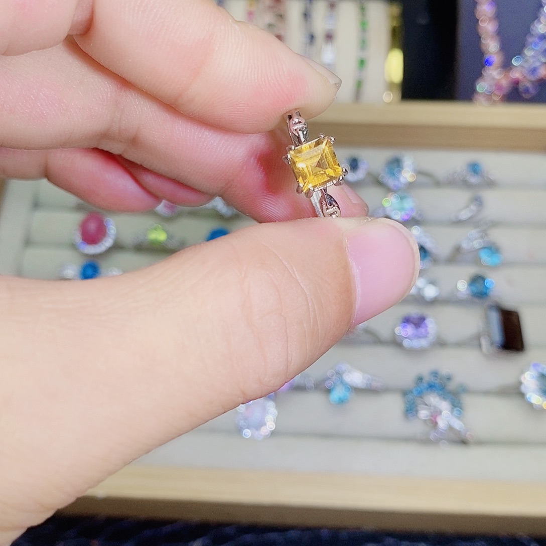 银S925镶嵌戒指黄晶