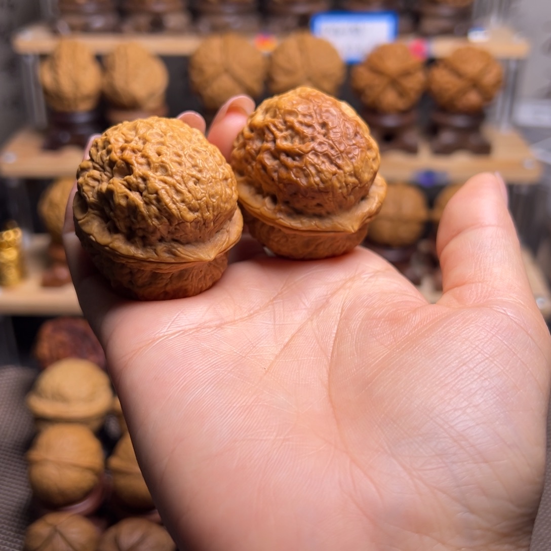 把件桃核龙鳞铁狮子H5、42……