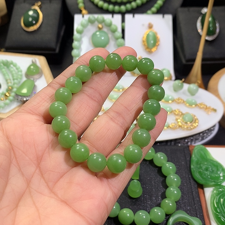 未镶嵌手串和田玉（翠青玉）媚*