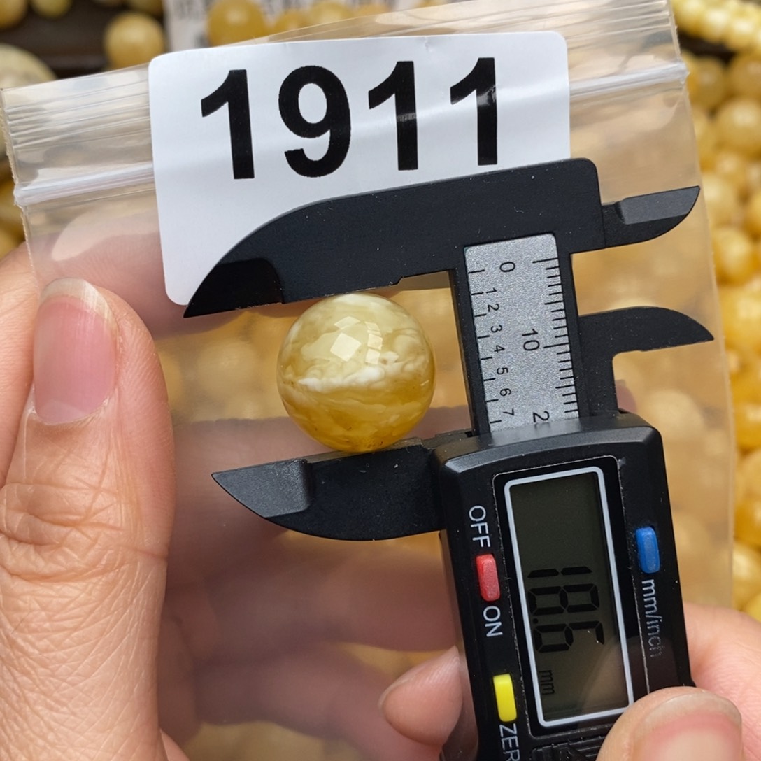 蜜蜡珠宝奇石未镶嵌