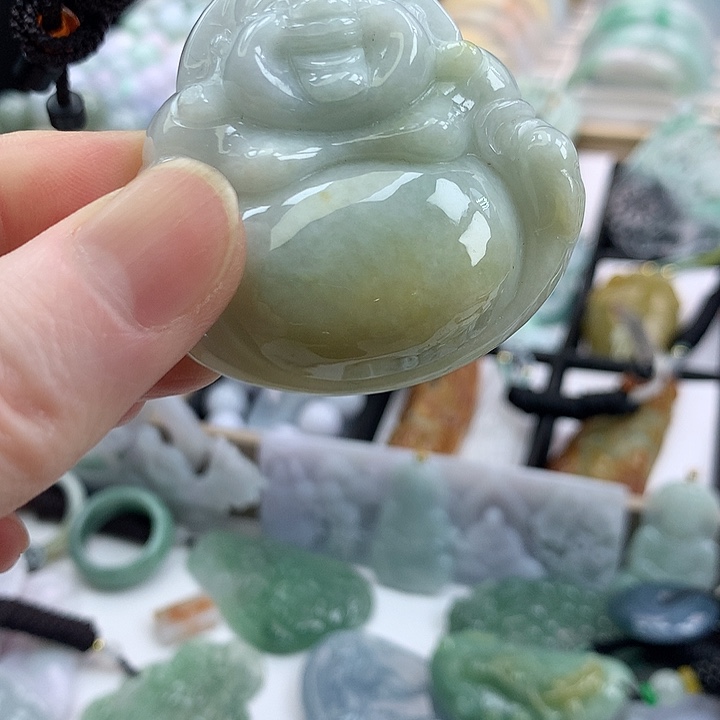 翡翠颈饰未镶嵌吊坠