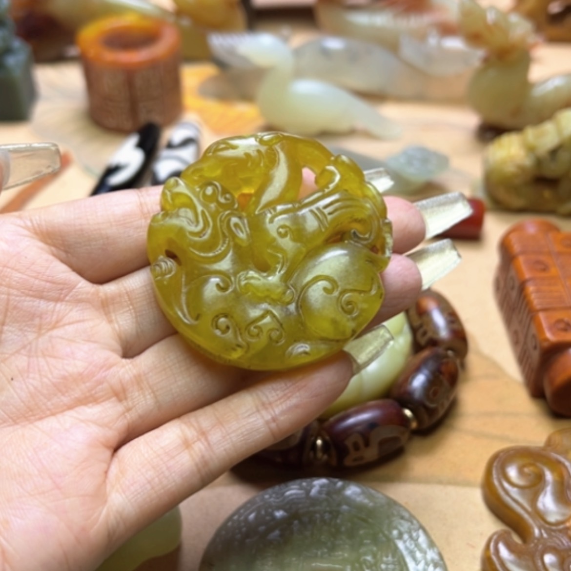 【闪购商品】蛇纹石玉颈饰未镶嵌