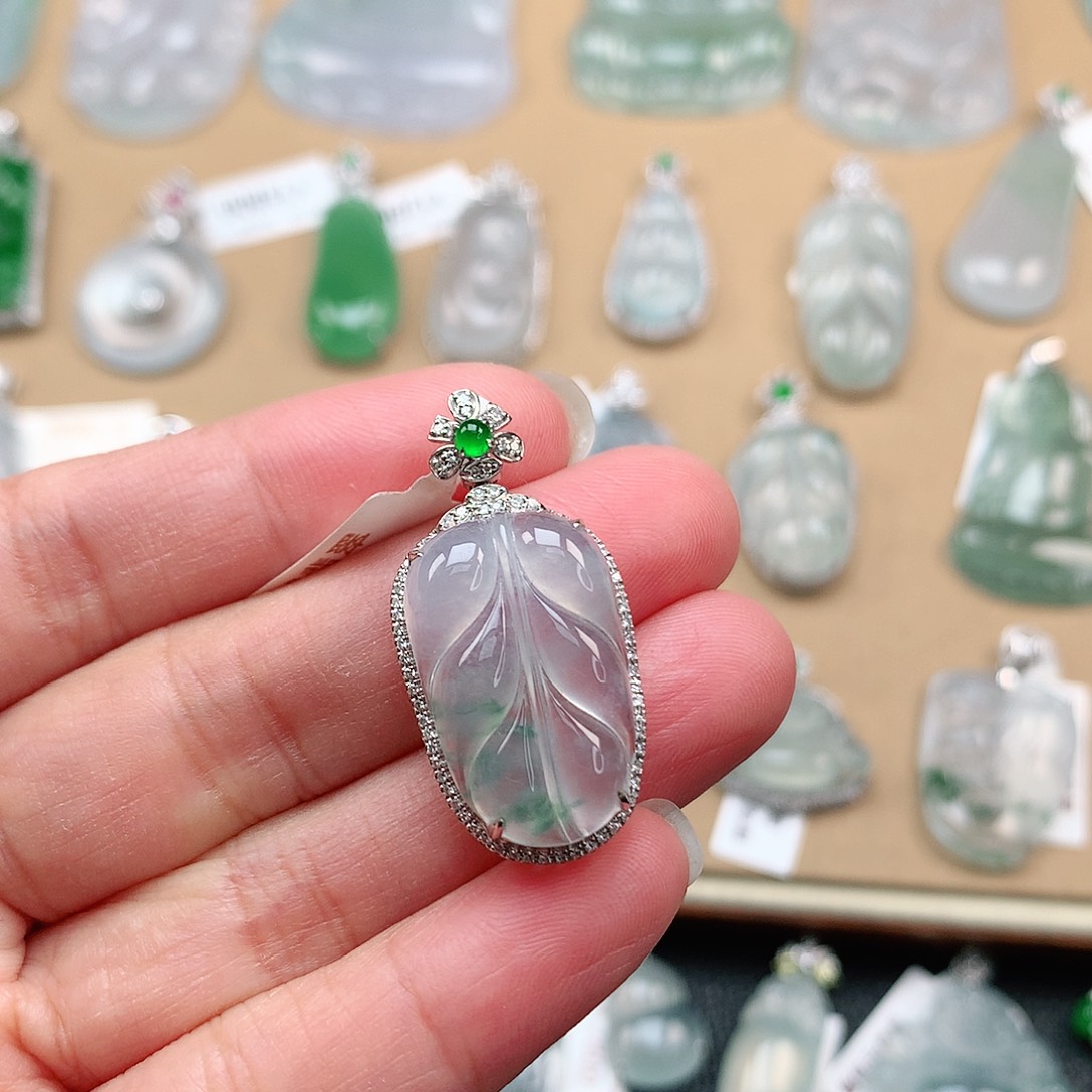 翡翠颈饰18K金镶嵌叶子