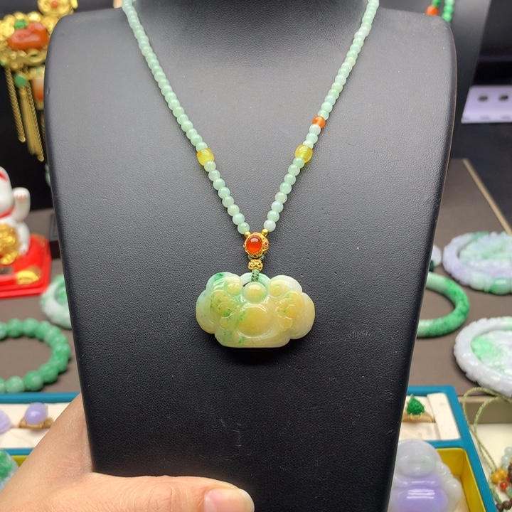 翡翠未镶嵌颈饰翡翠如意