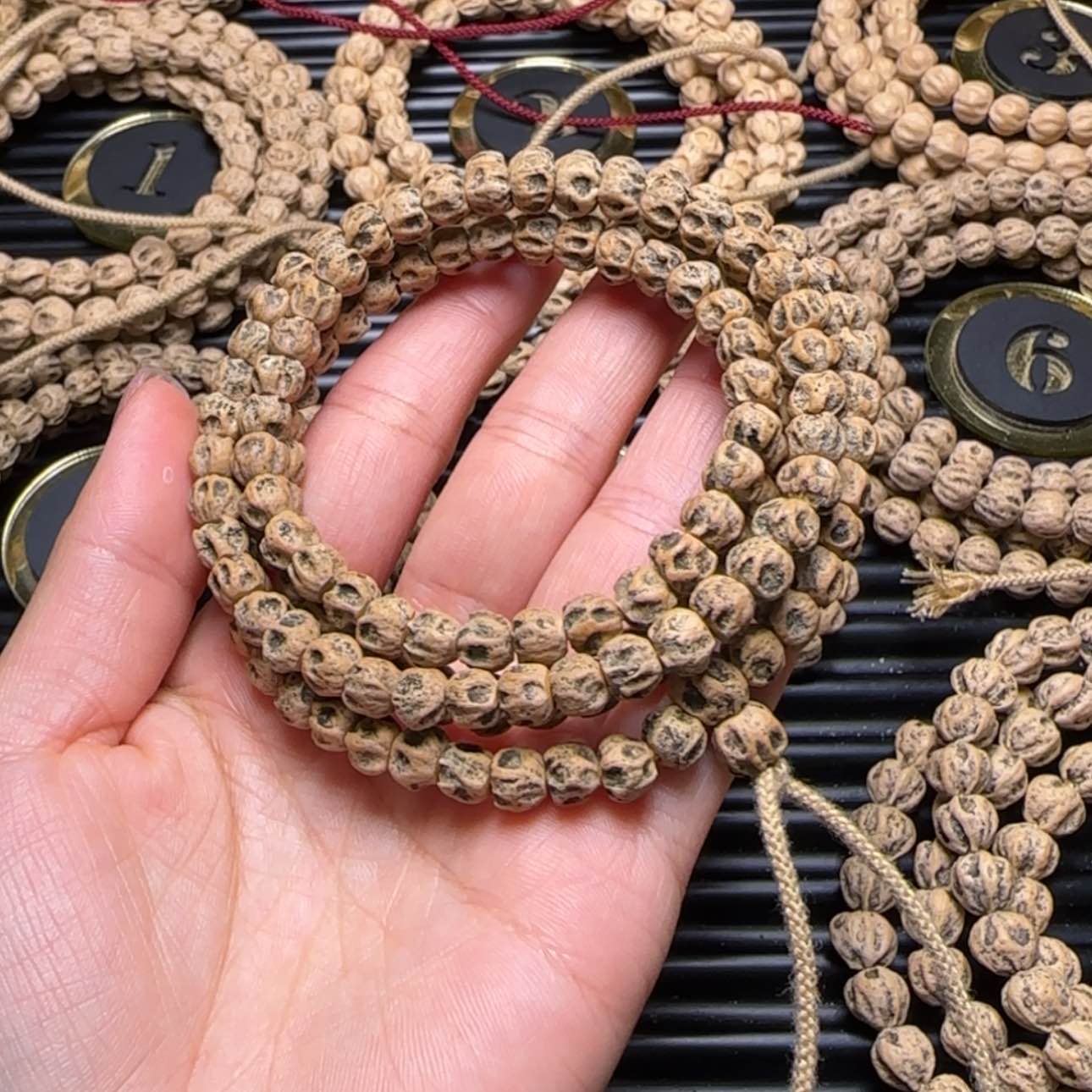 【闪购商品】柏香籽/百香籽吊坠风**雕