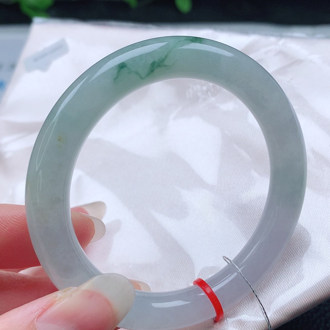 翡翠手镯未镶嵌53圆