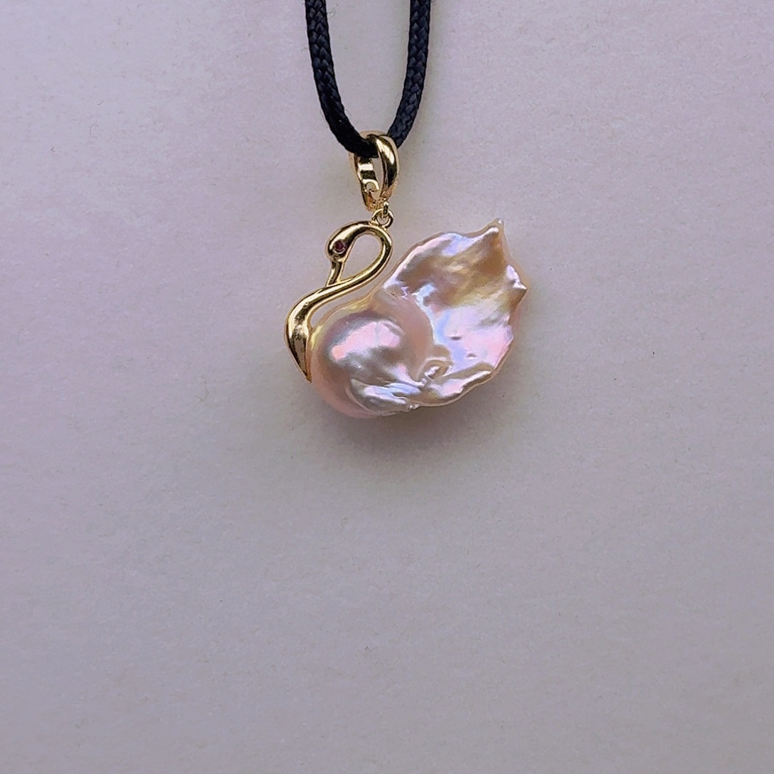 淡水珍珠银S925镶嵌耳饰