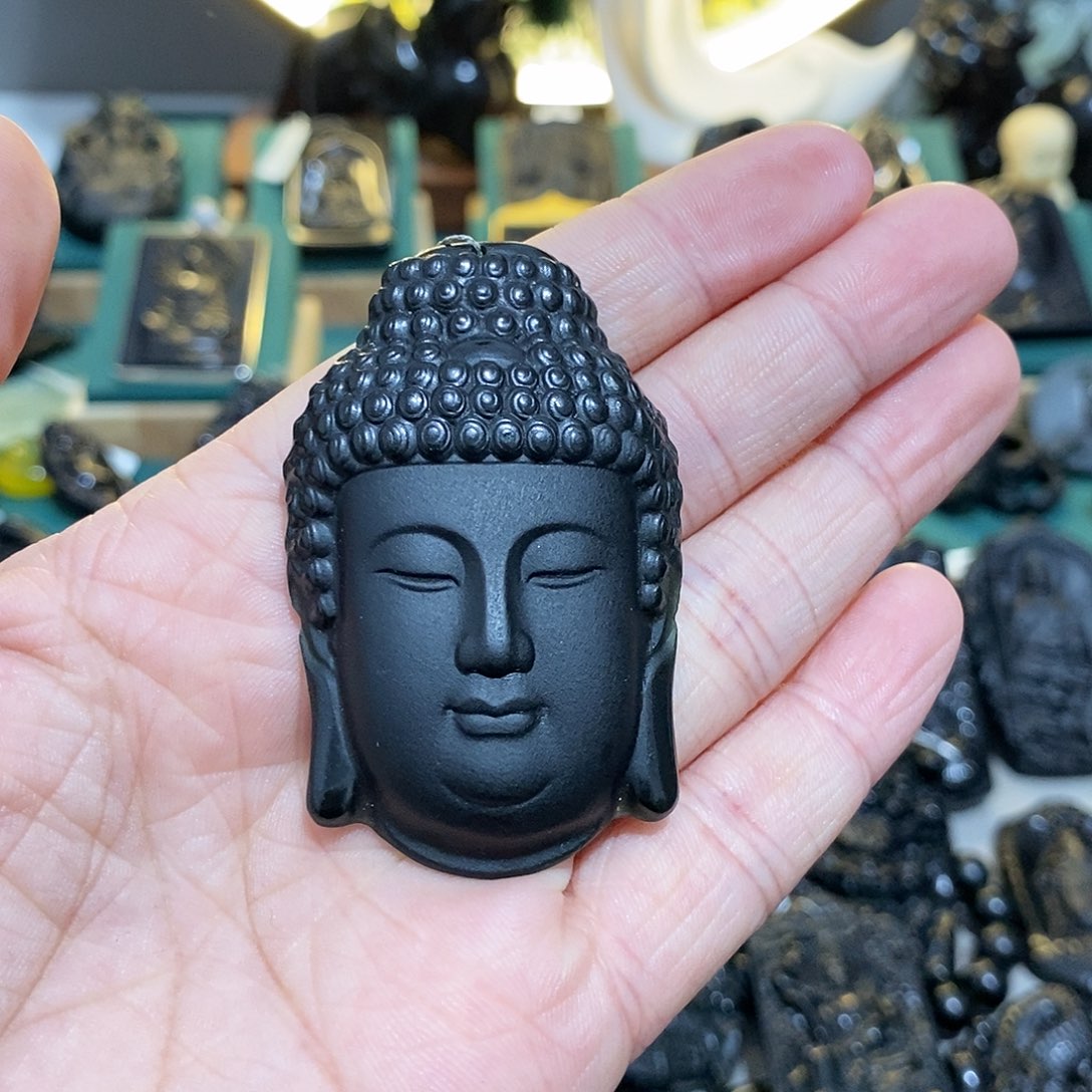 蛇纹石玉颈饰未镶嵌活****腾