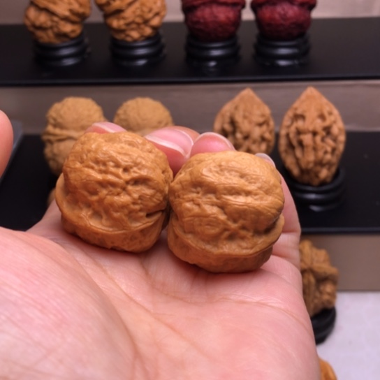 文玩核桃把件玉龙金蟾43