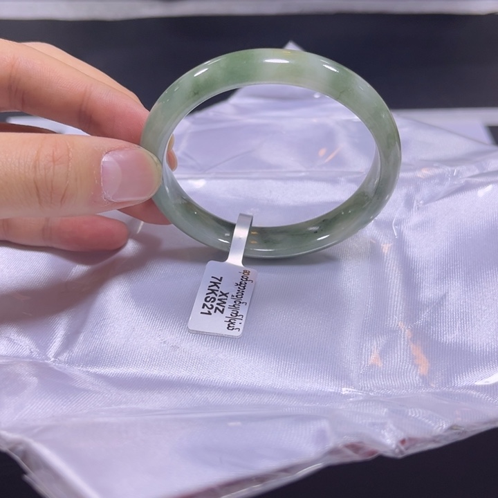 翡翠手镯未镶嵌天然A货翡翠缅料手镯多样性发货团购发一件