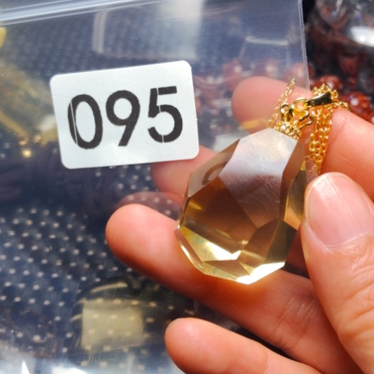 元***锦未镶嵌颈饰水晶吊坠