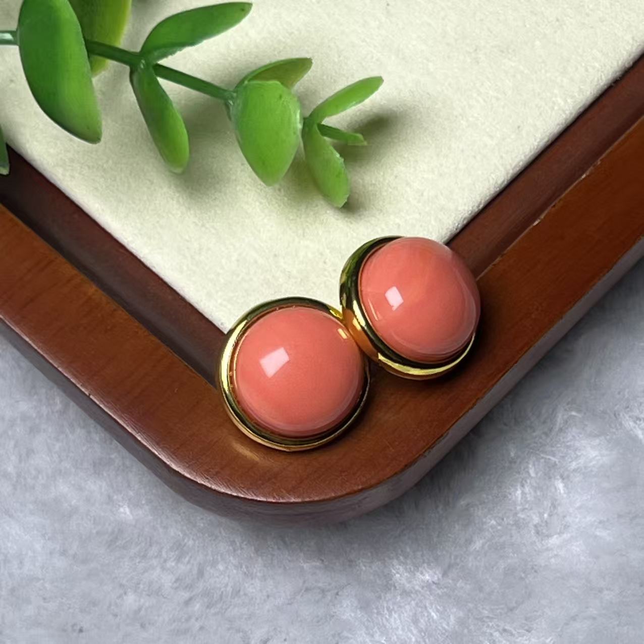 高端时尚皇后粉耳钉S223