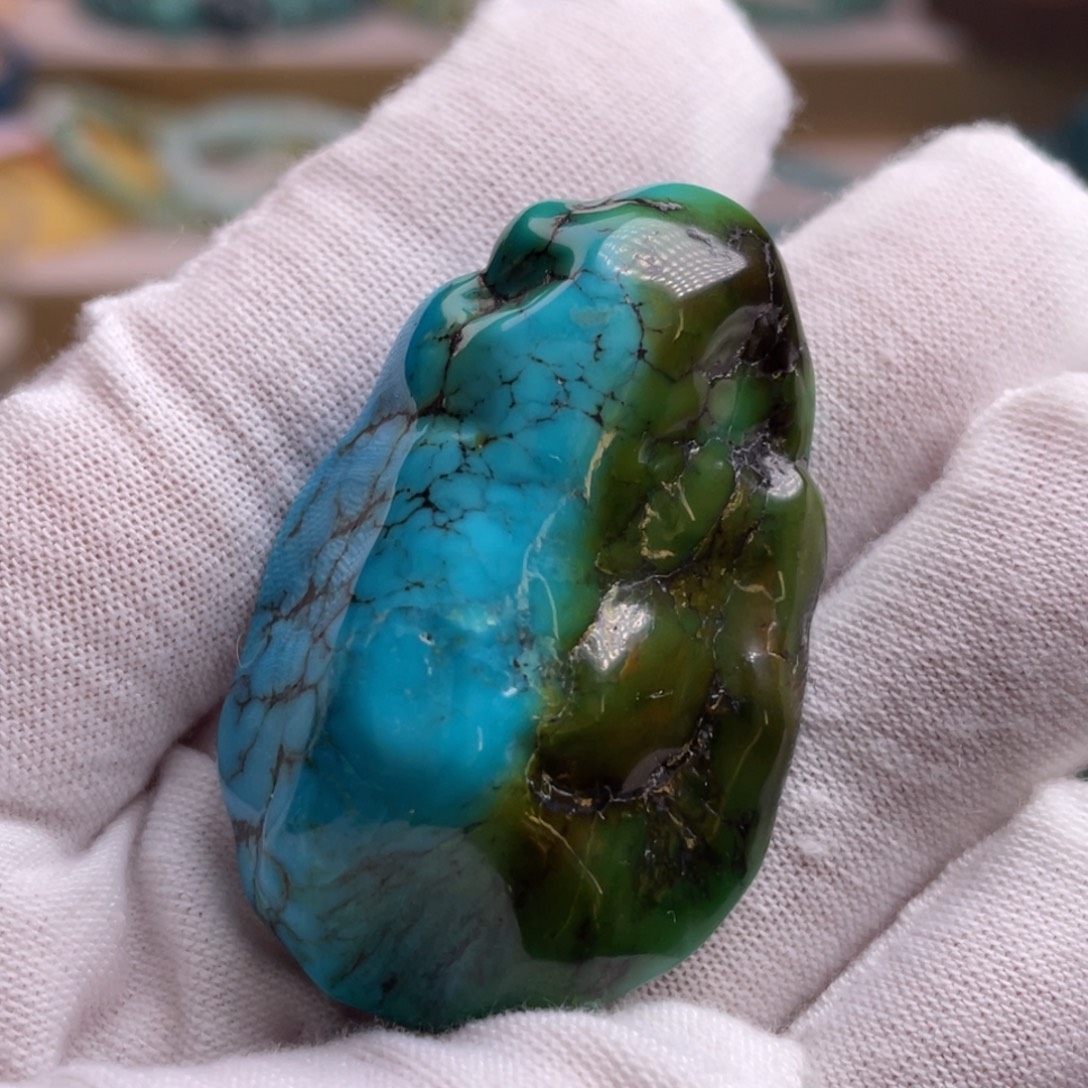 绿松石未镶嵌珠宝奇石23.4克