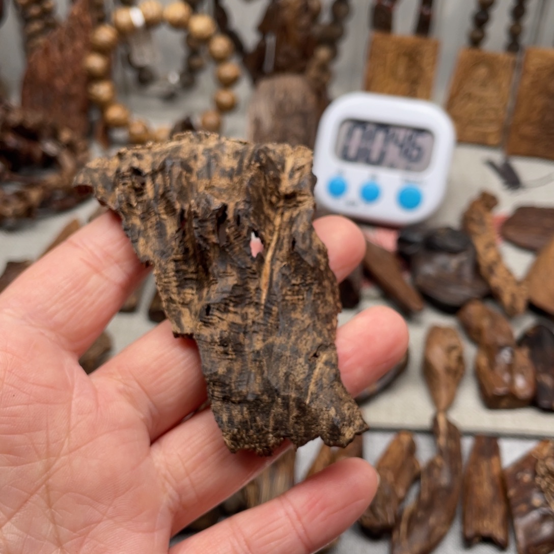 沉香碎屑沉香香港老料九九沉6.2+