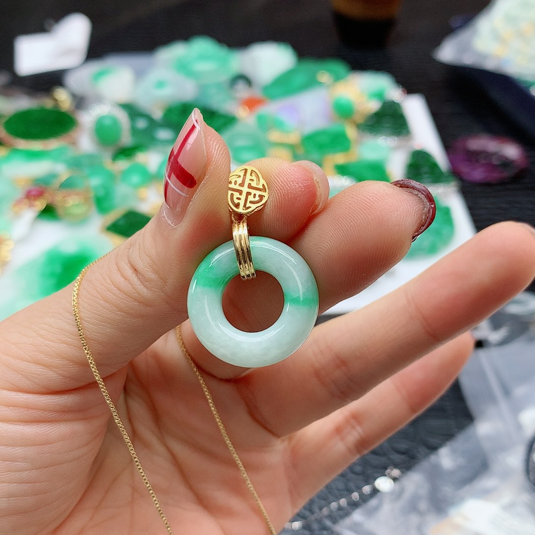 【闪购商品】翡翠吊坠(赠链)合金