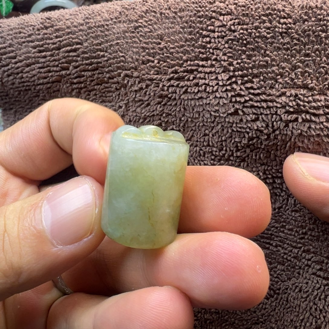 翡翠未镶嵌颈饰66666