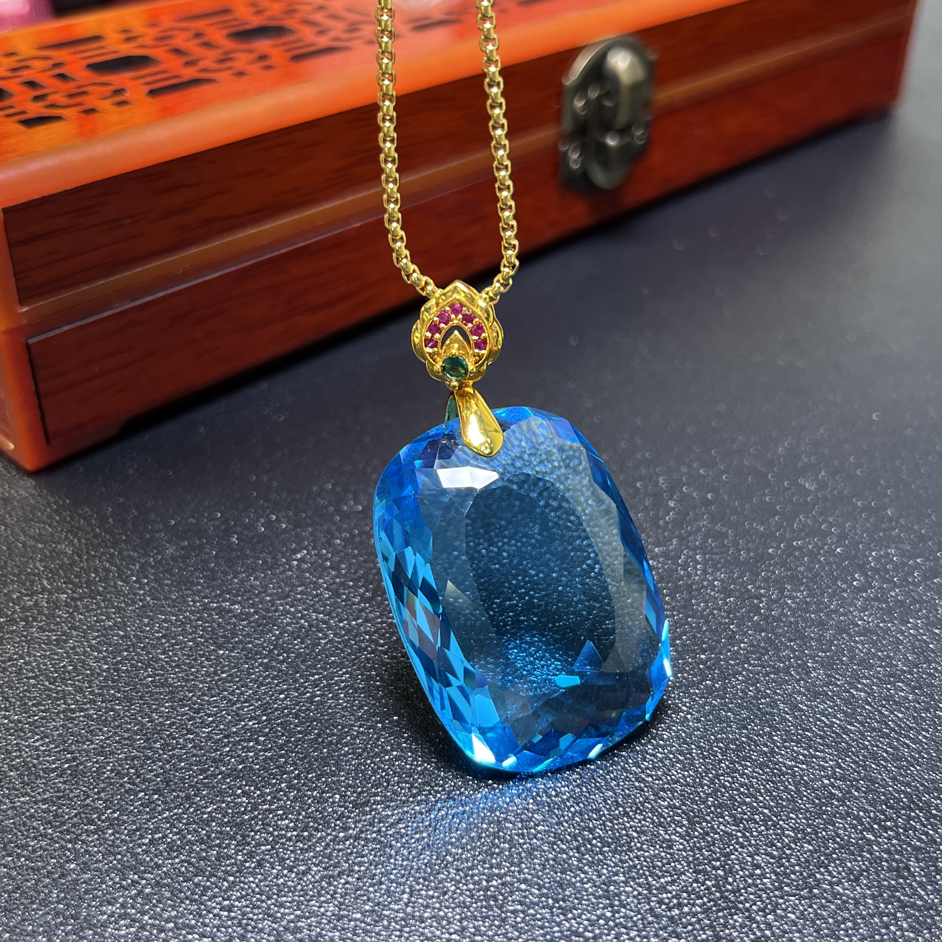 蓝宝石*QZY508时尚精美男女同款百搭吊坠