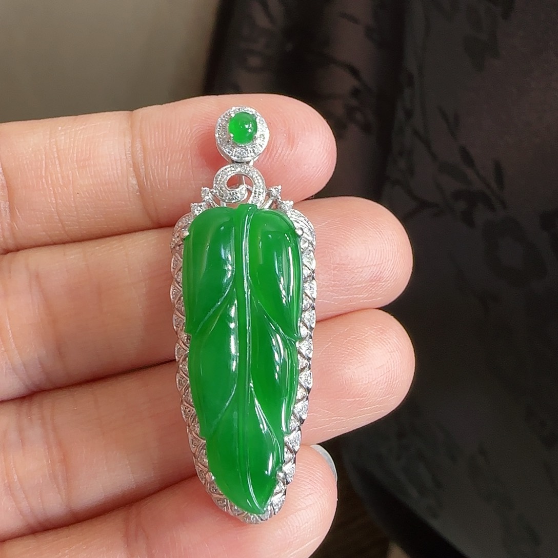 翡翠吊坠(不含链)18K金镶嵌