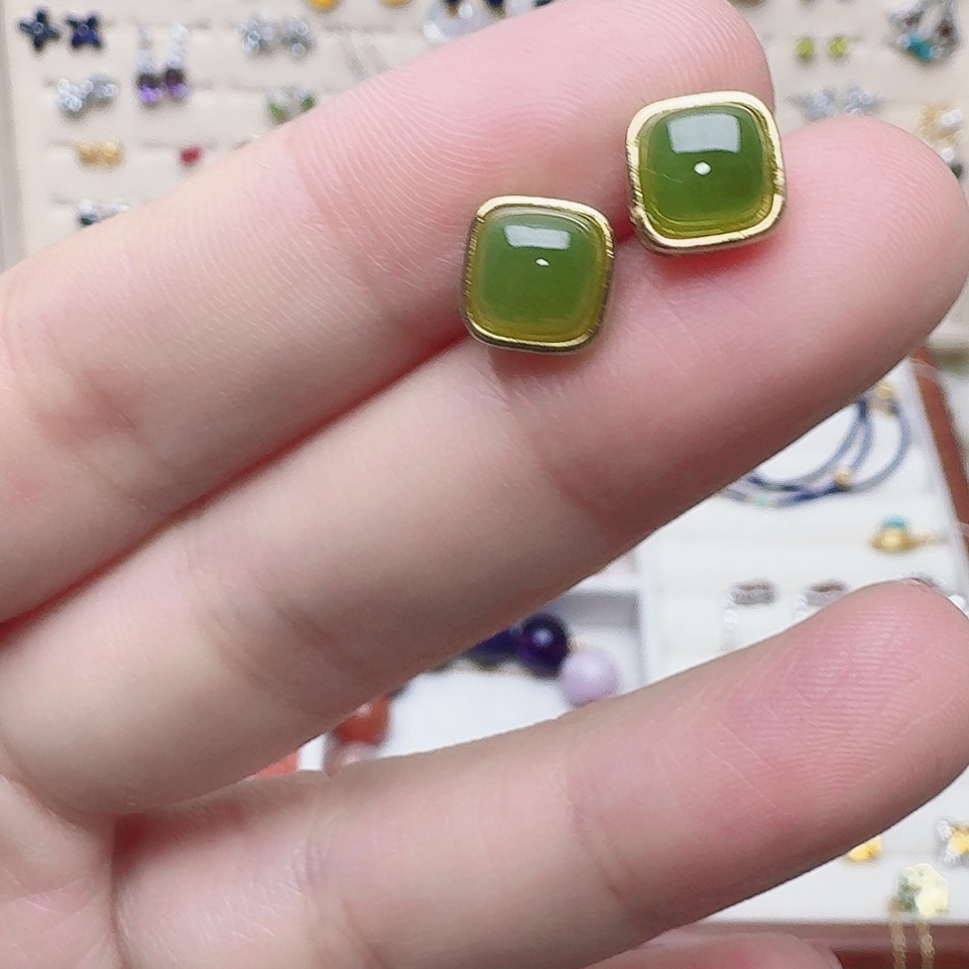 和田玉耳饰银S925镶嵌耳钉