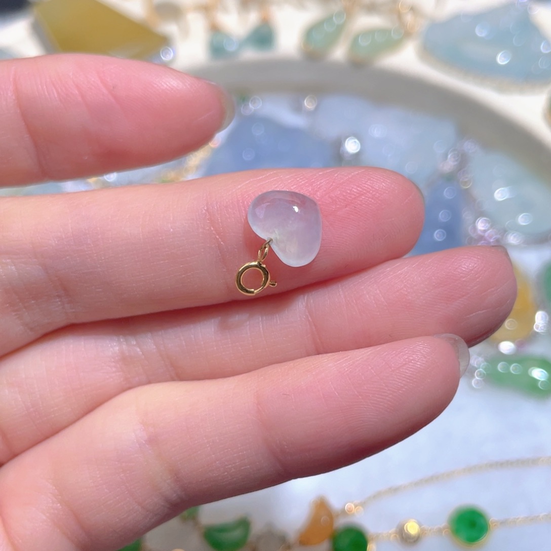 翡翠颈饰18K金镶嵌翡翠