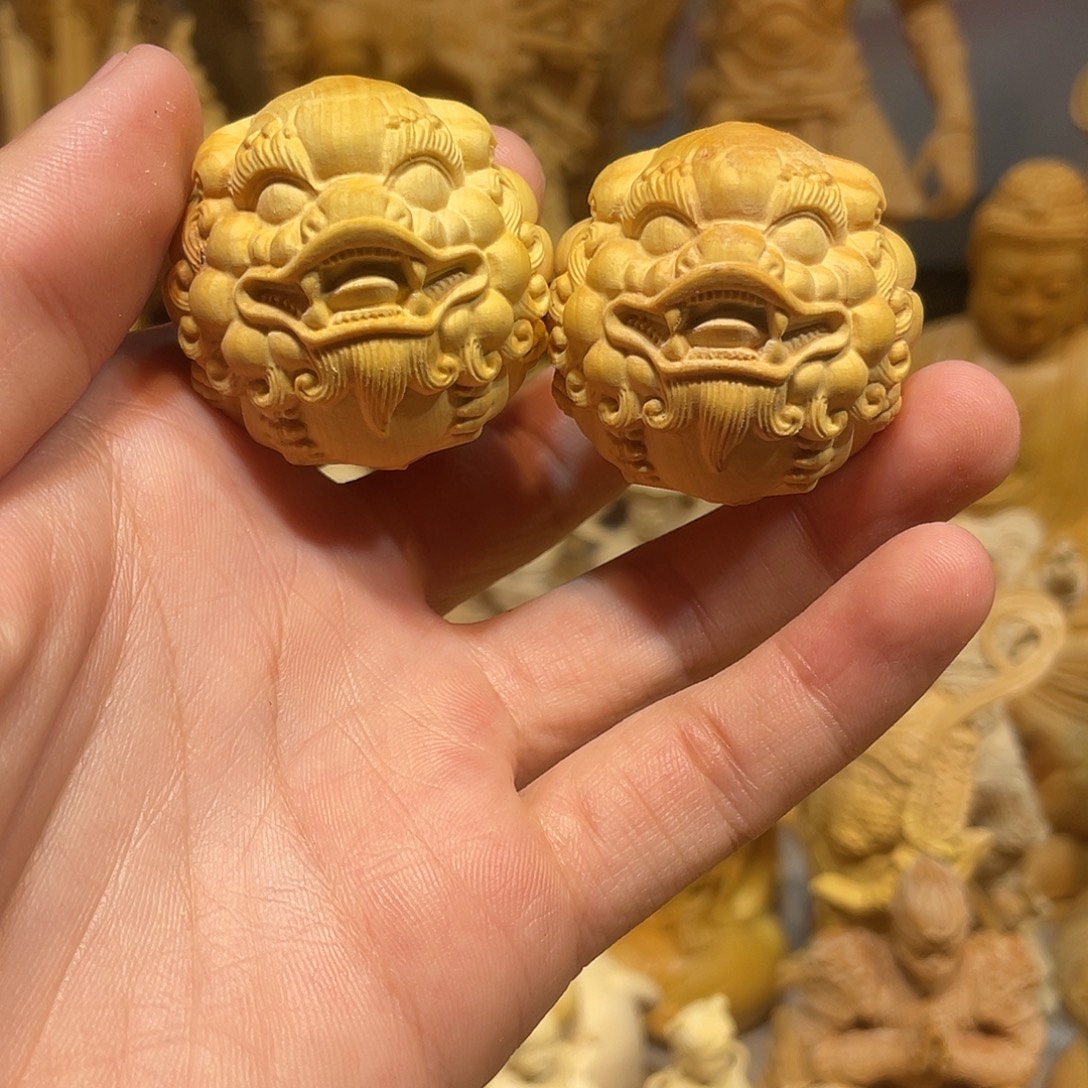黄杨木瑕疵貔貅手球一对