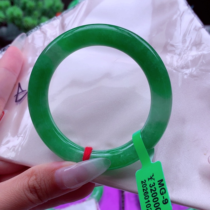 翡翠未镶嵌手镯翡翠