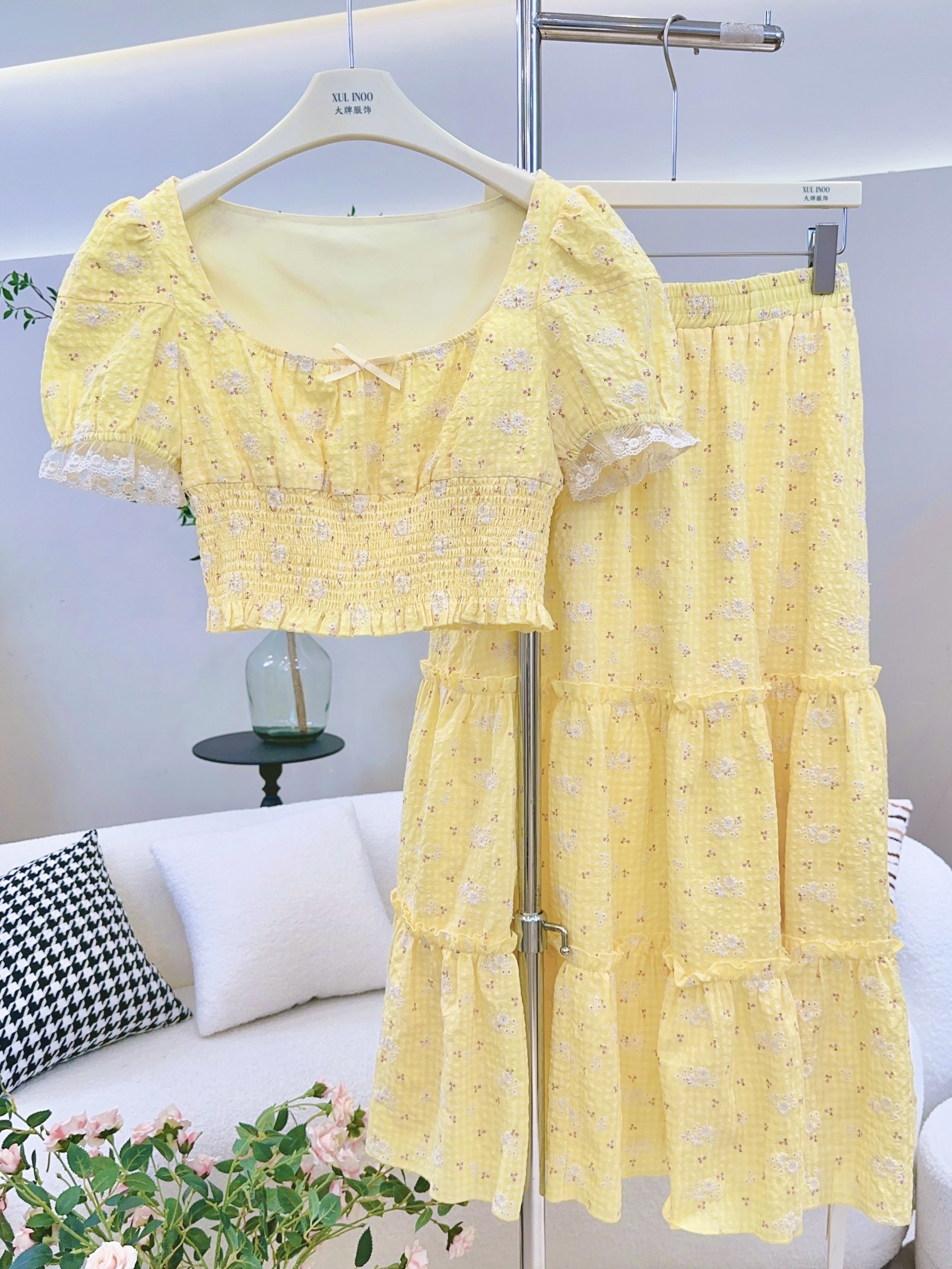 琳心丨夏季新款黄色蕾丝碎花收腰短款衬衫半身裙套装 0736