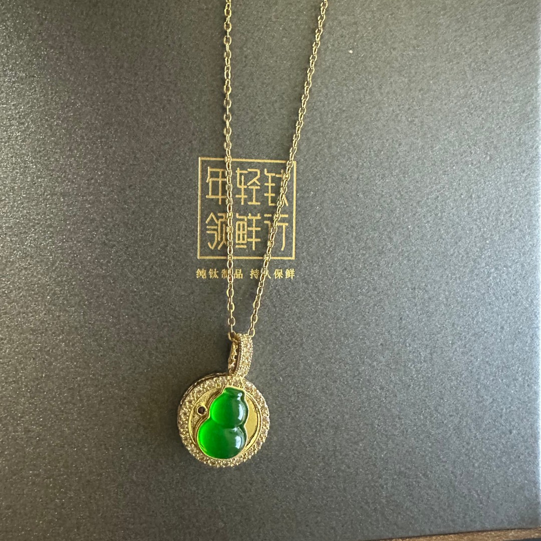 钛钢项链 绿色福禄葫芦项链
