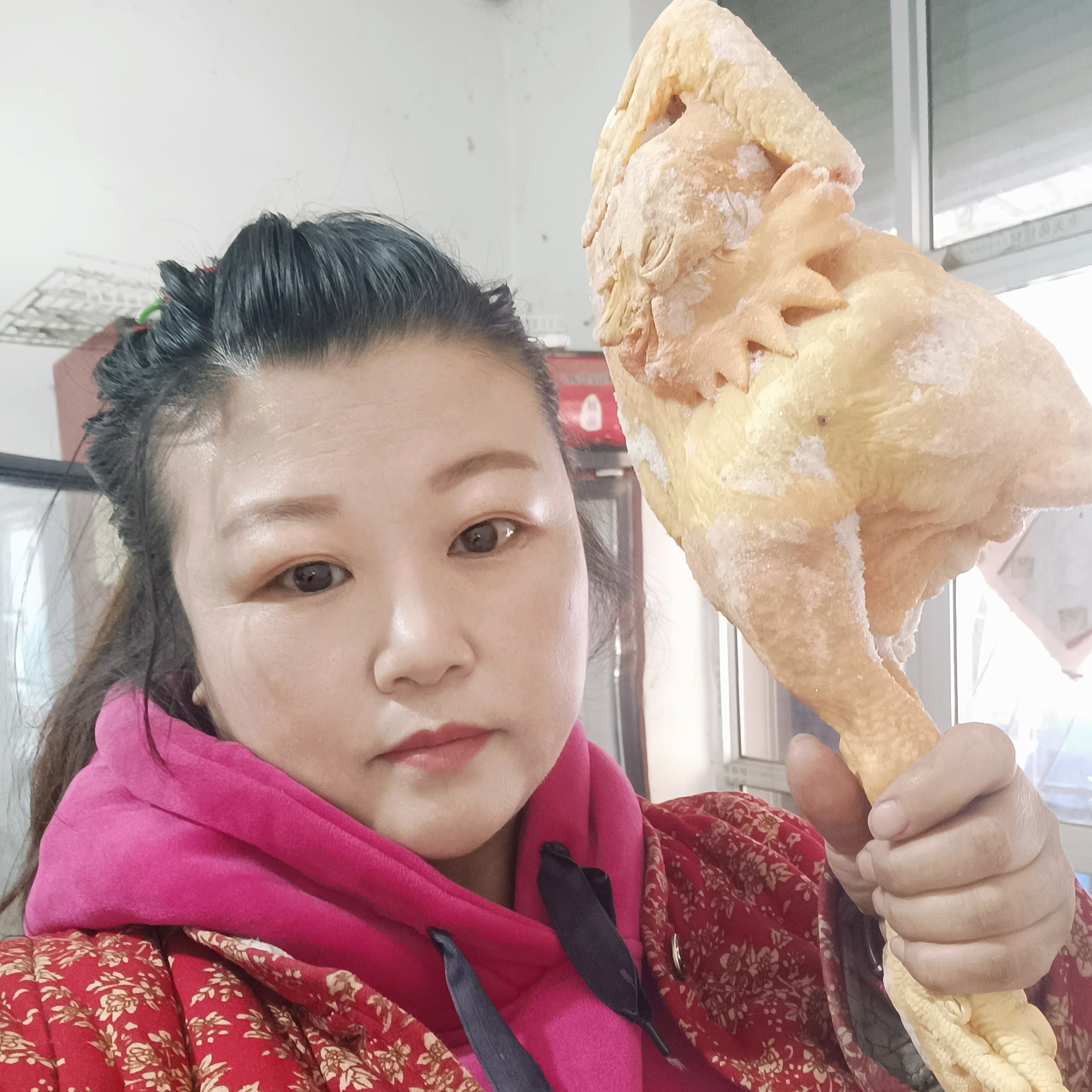 东北溜达鸡每个2-3斤，3个速冻发货中通快递包邮