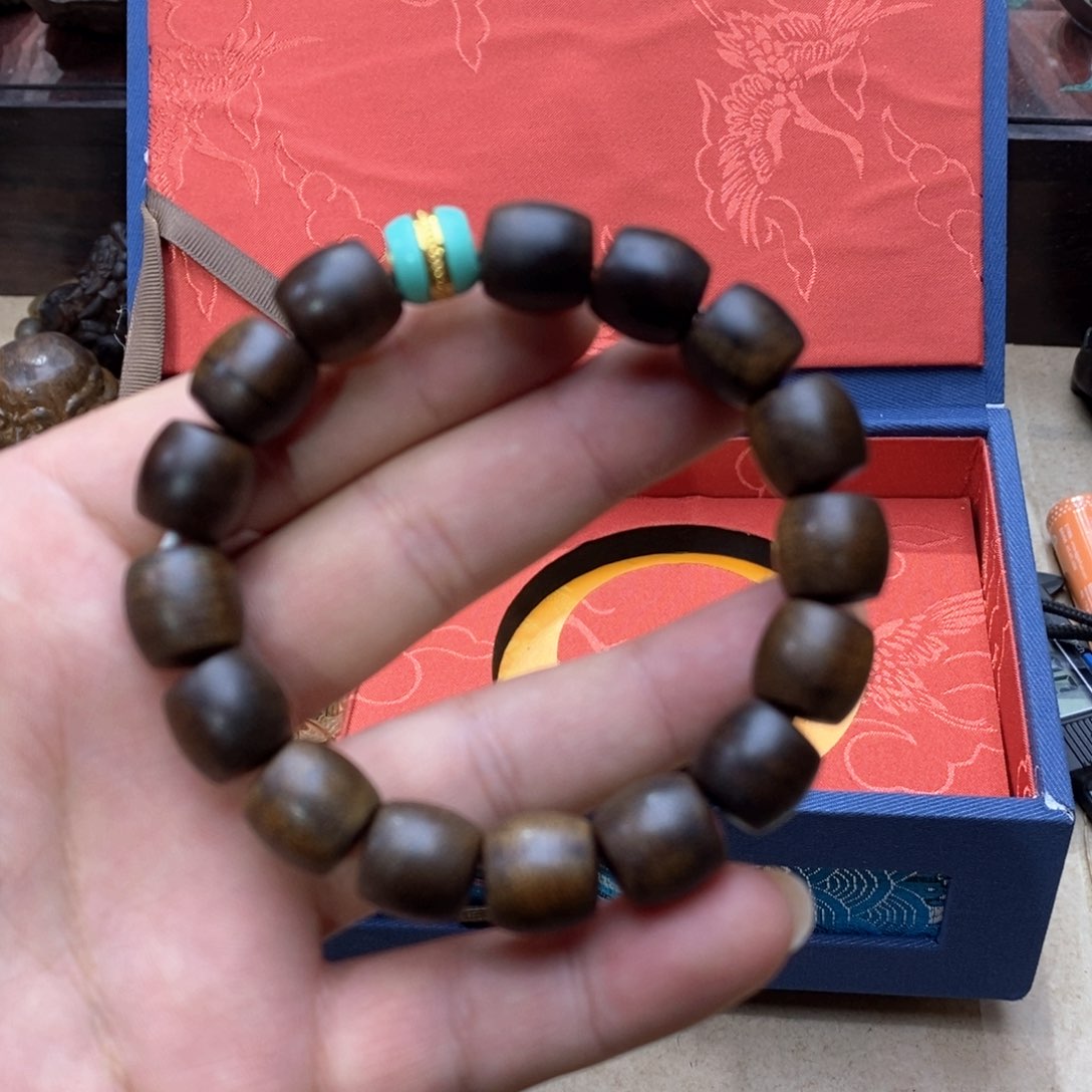 大叶紫檀（黑酸枝木类）